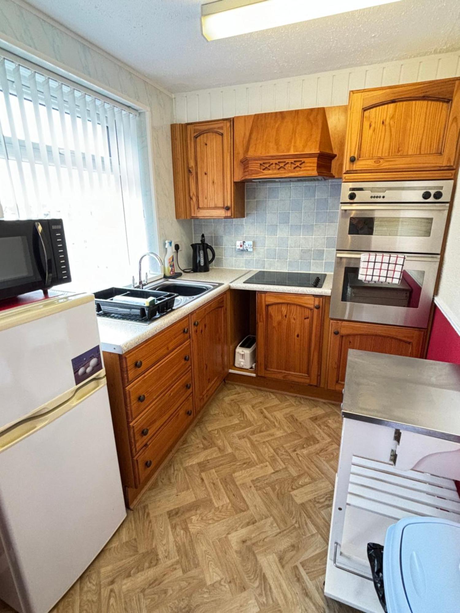 Lindisfarne Holiday Apartments - Families & Couples Only Blackpool Eksteriør billede