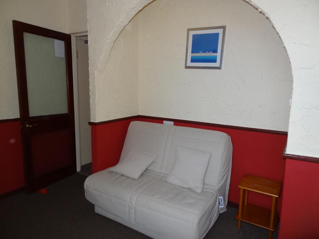 Lindisfarne Holiday Apartments - Families & Couples Only Blackpool Eksteriør billede